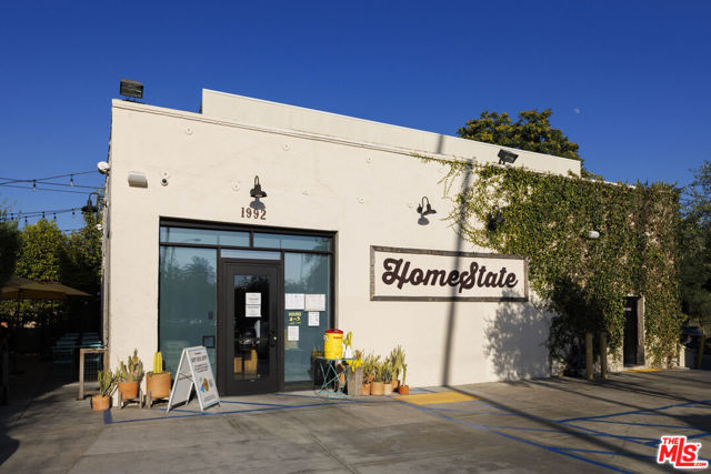 2191 El Sereno Avenue, Altadena CA: https://media.crmls.org/mediaz/67a8e6b5-4f33-4cf1-bbc8-fa42a7499693.jpg