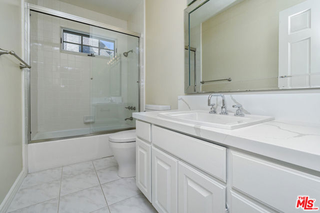 5449 S Rim Street, Thousand Oaks CA: https://media.crmls.org/mediaz/67a930f9-910d-423f-bab7-d251a2aac064.jpg