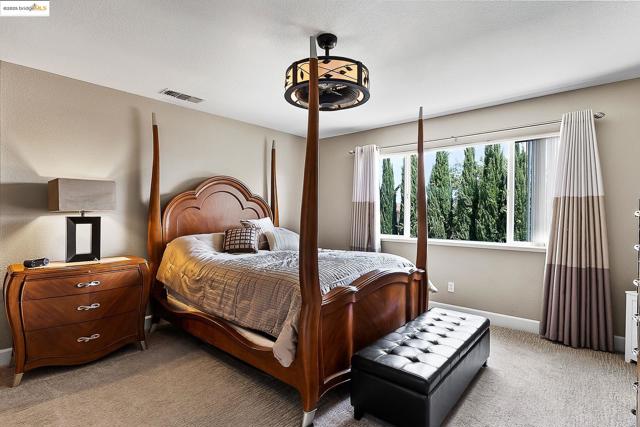 150 Ridge Crest Ct, Oakley CA: https://media.crmls.org/mediaz/67aa0ee1-48ca-4d46-ab35-ad075f0b82a3.jpg