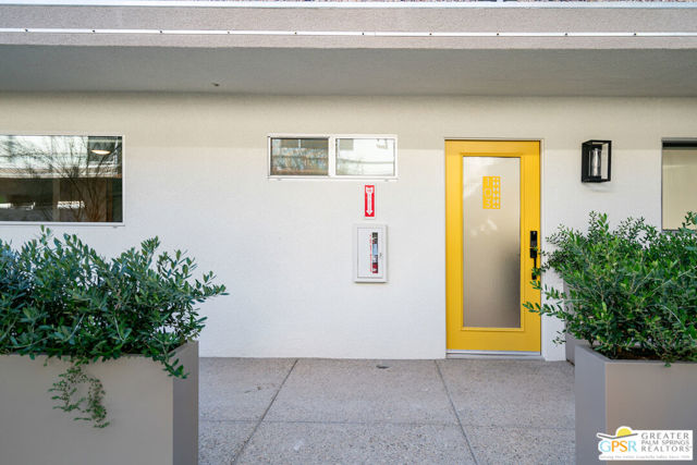 588 E San Lorenzo Road, Palm Springs CA: https://media.crmls.org/mediaz/67aa3cfd-6415-4f17-a38e-fd2d6c96be2b.jpg