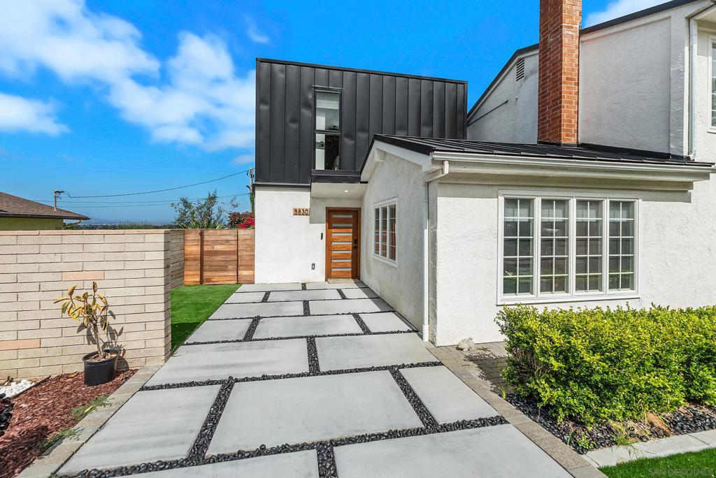 5830 Desert View Dr - photo 16