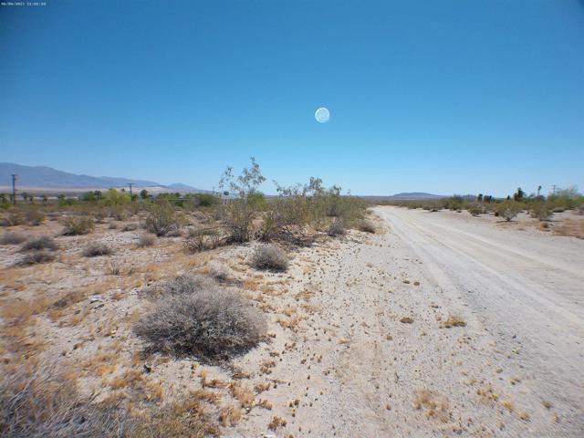 1 Indigo Lane, Borrego Springs CA: https://media.crmls.org/mediaz/67aa7c79-1b80-4c4e-84f1-b31ce7168d96.jpg