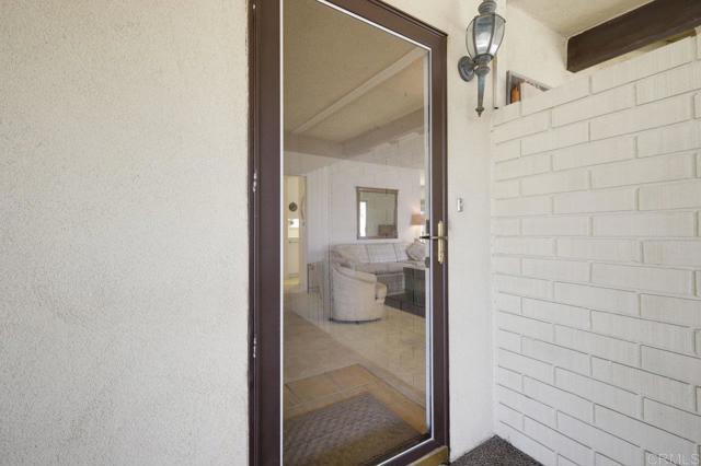 Detail Gallery Image 8 of 27 For 1948 Golden Circle Dr, Escondido,  CA 92026 - 2 Beds | 1 Baths