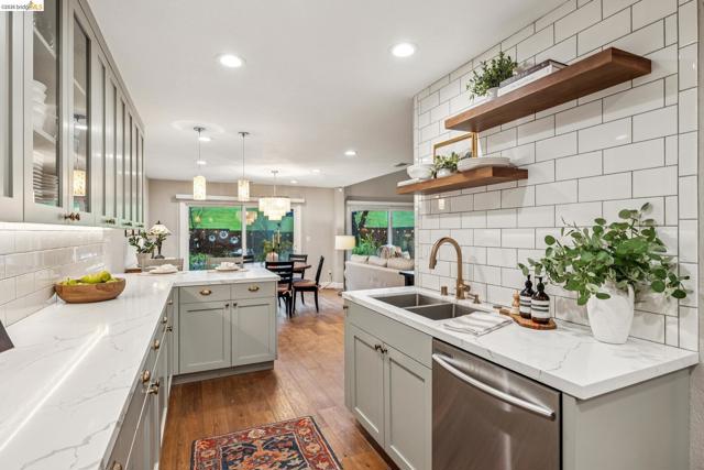 2090 Shady Creek Pl., Danville CA: https://media.crmls.org/mediaz/67ab5c68-8127-4e88-8d7b-05c864d47f0b.jpg