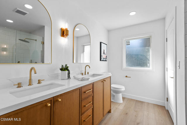 1251 Calle Las Casas, Thousand Oaks CA: https://media.crmls.org/mediaz/67abb1b5-4d2e-48f4-97e2-4251c03ee72e.jpg