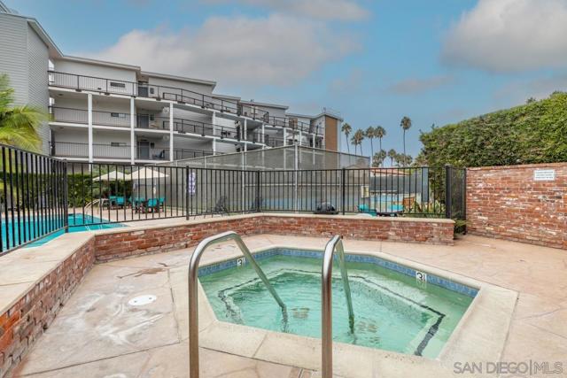 8263 Camino Del Oro, La Jolla CA: https://media.crmls.org/mediaz/67ad91b8-b09a-4b08-9a81-a59b3b7ca3d3.jpg