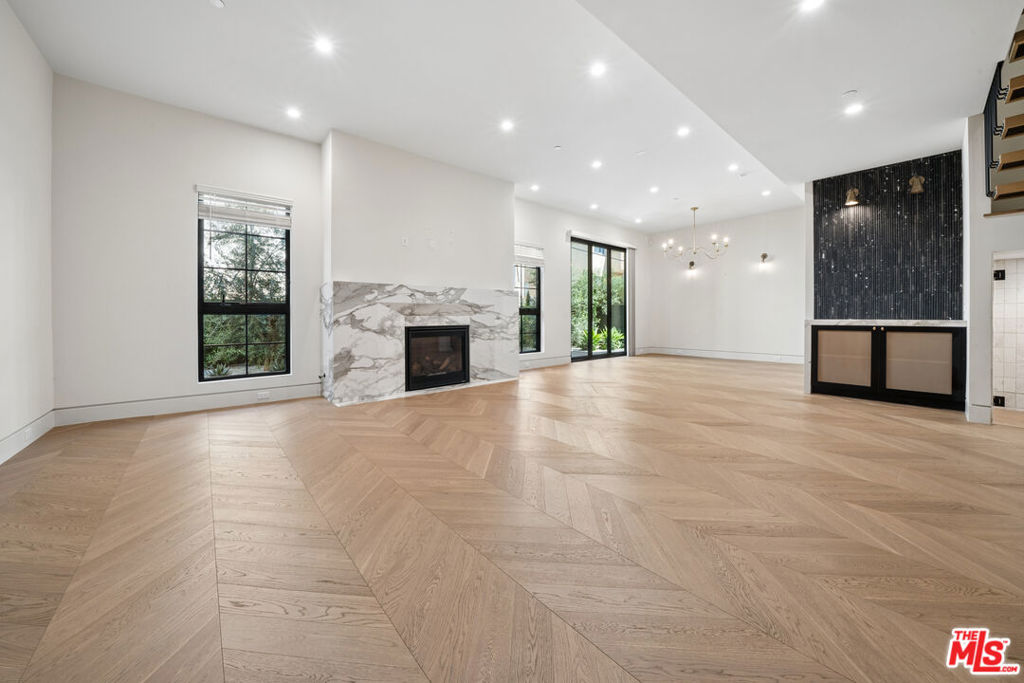 652 Huntley Drive #103