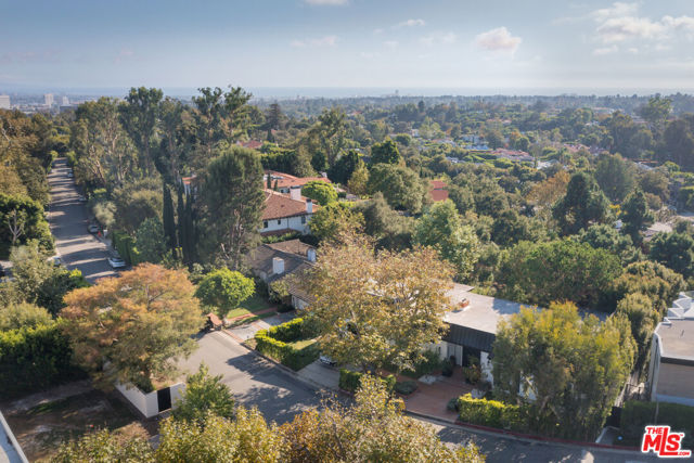 Drew Fenton | 391 N Saltair Avenue Los Angeles CA | MLS: 7435823