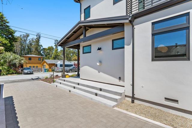 334 Anchorage Avenue, Santa Cruz CA: https://media.crmls.org/mediaz/67aef603-bd66-4303-b83a-0b58d9300616.jpg