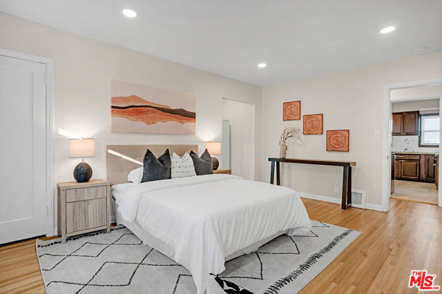 2148 Prosser Avenue, Los Angeles CA: https://media.crmls.org/mediaz/67af53bf-e771-495b-b91f-58a8264d2d69.jpg