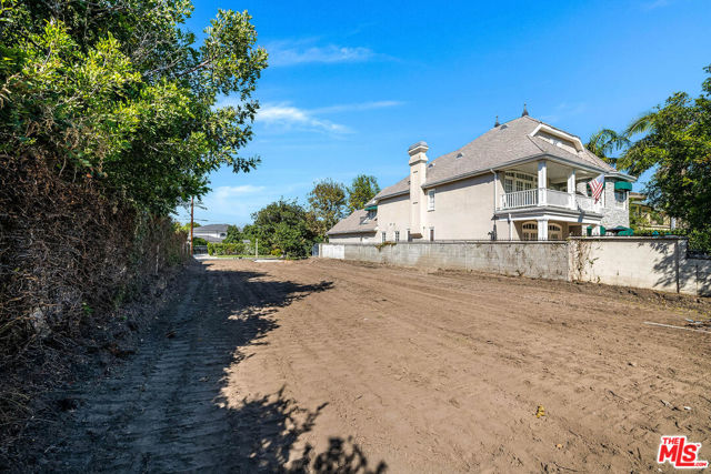 10058 Valley Spring Lane photo 12