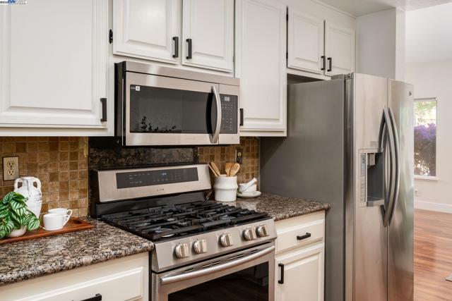 44930 Lynx Dr, Fremont CA: https://media.crmls.org/mediaz/67b06bb7-b9d1-46b3-b903-9c22e38f7505.jpg