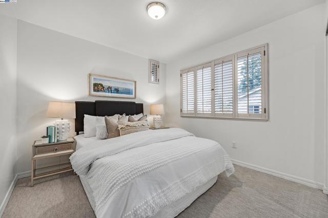 Image 33 of 59 For 7828 Foothill Knolls Dr