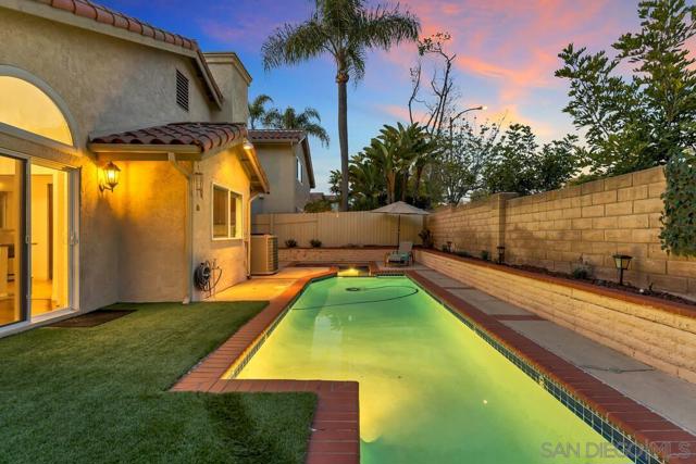 1956 Casablanca Ct, Vista CA: https://media.crmls.org/mediaz/67b08cf5-2468-4874-9bc4-ece63c505c14.jpg
