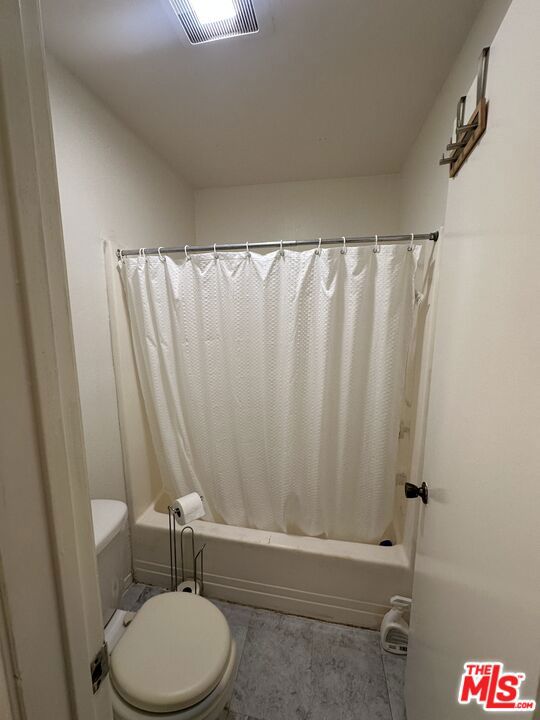 8316 Raintree Circle, Culver City CA: https://media.crmls.org/mediaz/67b09730-c02a-47c8-b330-95e55df8df73.jpg
