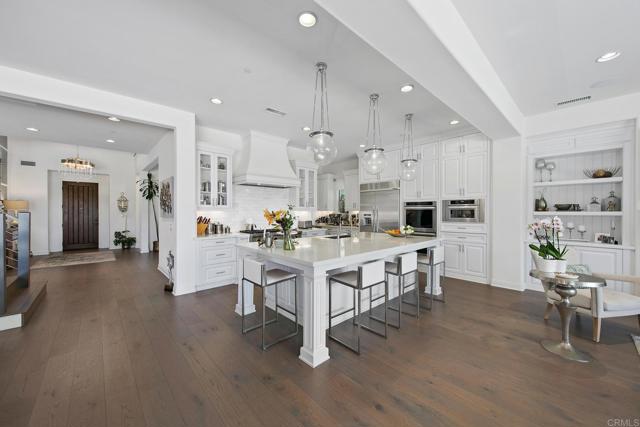 15642 Tanner Ridge Rd, San Diego CA: https://media.crmls.org/mediaz/67b0e2a5-793c-480b-a655-c121568936c2.jpg
