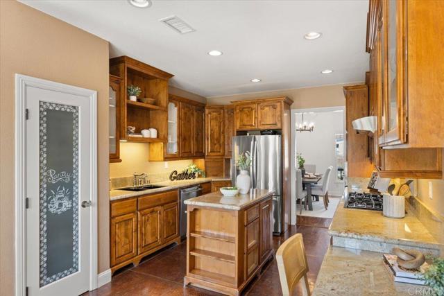 Detail Gallery Image 9 of 60 For 598 Caminito a Casa, San Marcos,  CA 92078 - 4 Beds | 3/1 Baths