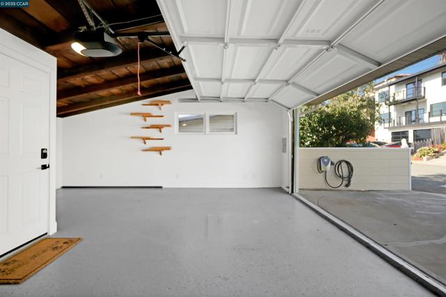 5929 Harbor View Ave, San Pablo CA: https://media.crmls.org/mediaz/67b16d14-7747-4f1c-a273-056b827b71ec.jpg