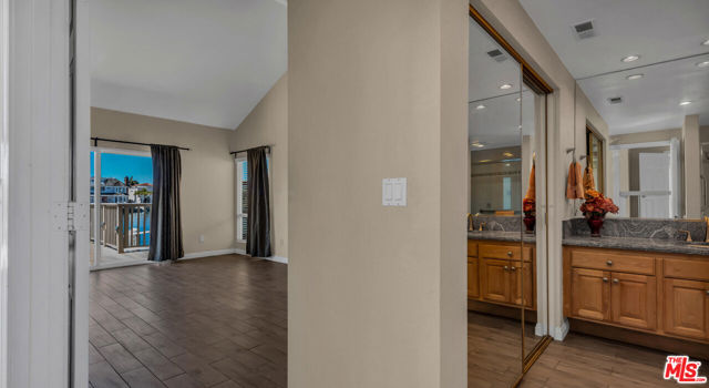16661 Carousel Lane, Huntington Beach CA: https://media.crmls.org/mediaz/67b1ef8f-4b92-4025-80a5-042b1b58bddb.jpg