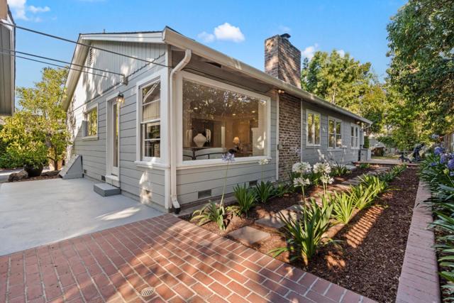 332 Camino Al Lago, Menlo Park CA: https://media.crmls.org/mediaz/67b2158b-3748-4a96-9bda-e16ac555e92b.jpg