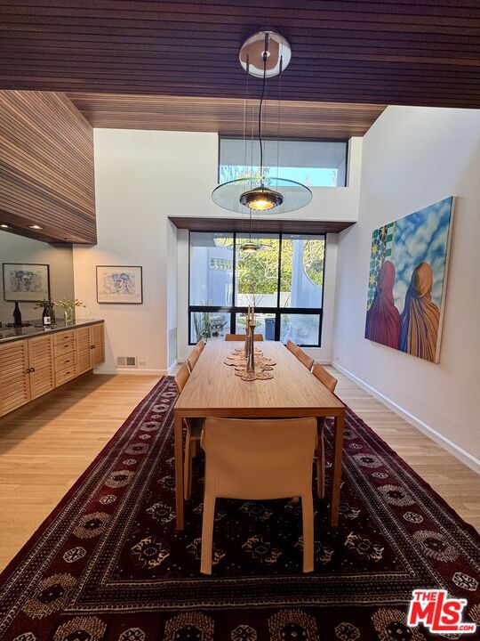 720 Brooktree Road, Los Angeles CA: https://media.crmls.org/mediaz/67b24532-7020-48e8-820f-18c955c69cd0.jpg