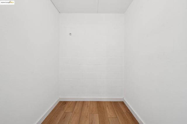 1 Kelton Ct, Oakland CA: https://media.crmls.org/mediaz/67b2549e-860f-414f-81fc-a01d70e236da.jpg