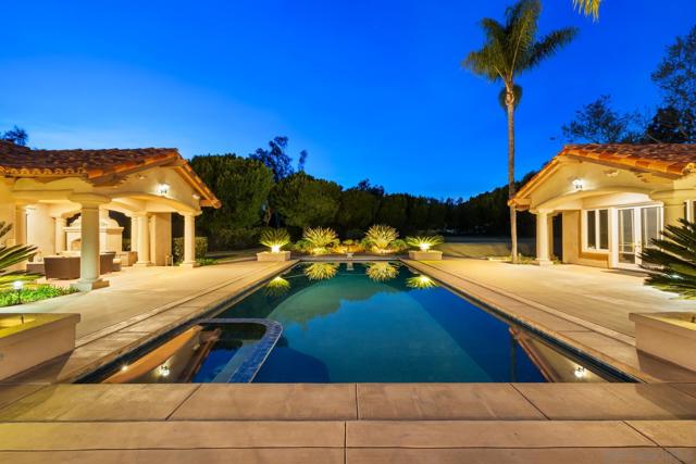 18050 Rancho La Cima Corte, Rancho Santa Fe CA: https://media.crmls.org/mediaz/67b3262b-bce9-4184-82b1-5e91727e382b.jpg