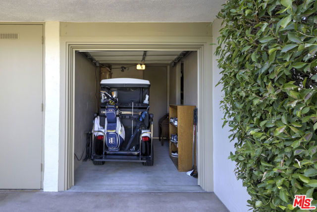 6 Cody Court, Rancho Mirage CA: https://media.crmls.org/mediaz/67b35035-a76a-4792-b18e-e948696f8d1d.jpg