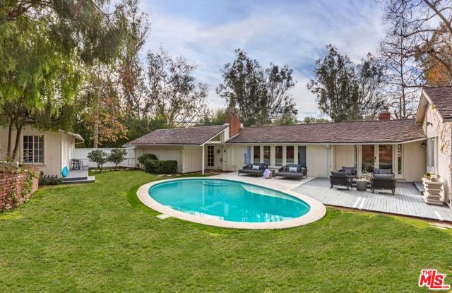5840 Round Meadow Road, Hidden Hills CA: https://media.crmls.org/mediaz/67b35bae-5cc3-4032-8b93-288c678796ce.jpg