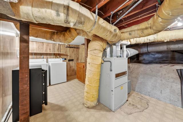 72 Cresta Vista Drive, San Francisco CA: https://media.crmls.org/mediaz/67b389f9-bd0b-44c8-9b60-8b123fff9627.jpg