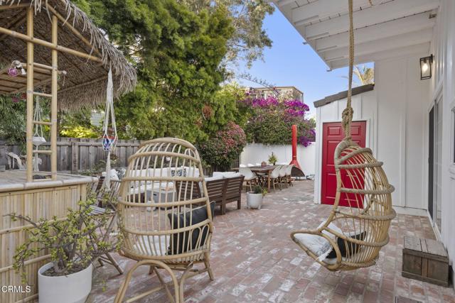 999 Waterbury Lane, Ventura CA: https://media.crmls.org/mediaz/67b38d77-dfff-414e-a009-9af091466d9a.jpg
