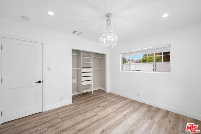 5614 Ponce Avenue, Woodland Hills CA: https://media.crmls.org/mediaz/67b3c6e6-85f1-4592-8a97-538995d7fac5.jpg