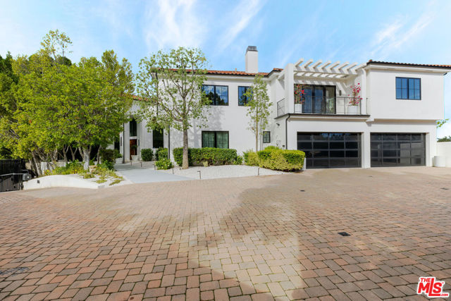 5192 Parkway Calabasas, Calabasas CA: https://media.crmls.org/mediaz/67b3f36c-c79a-4c03-a3b9-cba32992c296.jpg