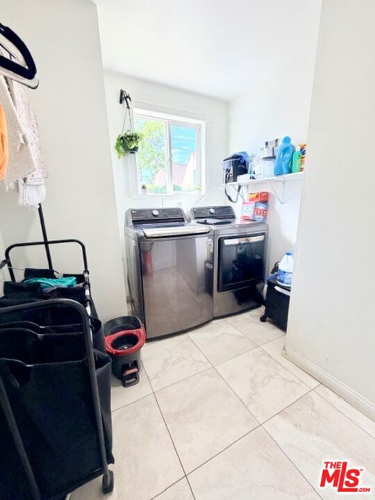 2940 Live Oak Street, Huntington Park CA: https://media.crmls.org/mediaz/67b4a25b-b7c0-4c99-9089-2533c85c8a71.jpg