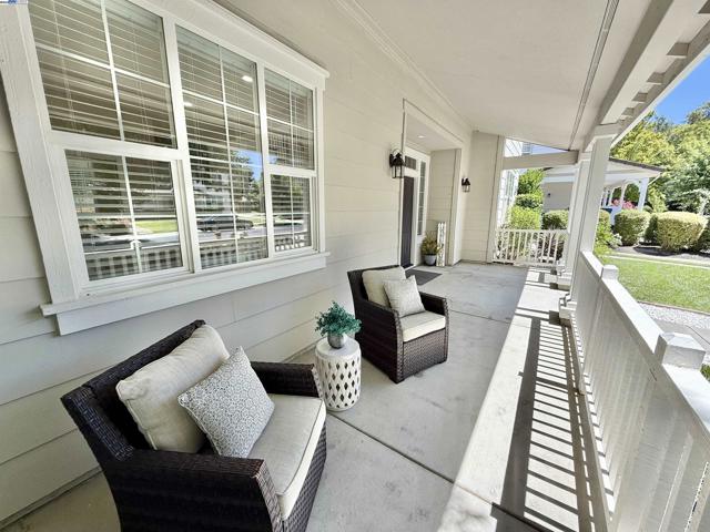 5825 Dresslar Cir, Livermore CA: https://media.crmls.org/mediaz/67b4daa2-14bd-4ec2-abf9-8dccf59ebd2e.jpg