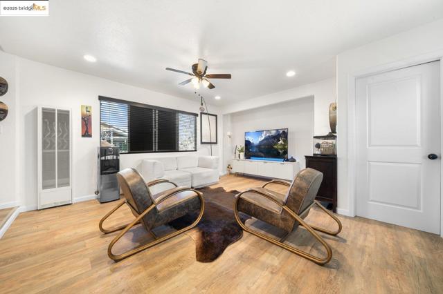 96 Highway Avenue, Bay Point CA: https://media.crmls.org/mediaz/67b4df8b-6e9e-4150-bbd2-9ad2beeda771.jpg