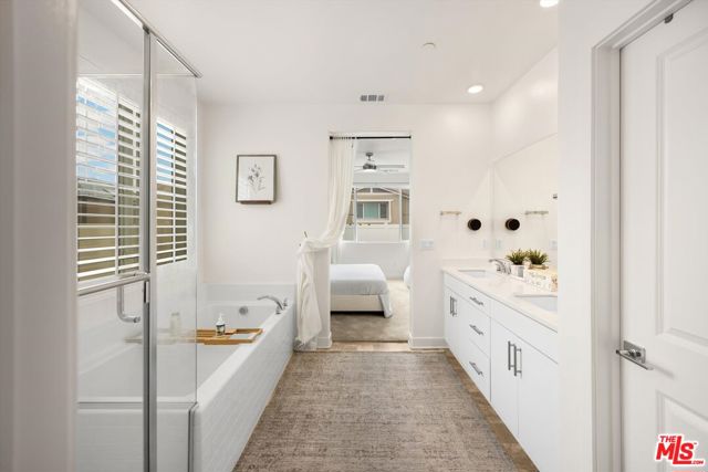 519 Tucker Avenue, Rialto CA: https://media.crmls.org/mediaz/67b4e955-7690-4e46-a8c4-c8f4da5622fe.jpg
