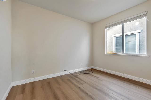 501 Carnaby Rd, Lathrop CA: https://media.crmls.org/mediaz/67b4f61e-c3fd-4349-bf17-a7ba54c753b2.jpg