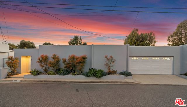 2461 Crest View Drive, Los Angeles CA: https://media.crmls.org/mediaz/67b6458b-da0d-4ecb-8af1-4e7202c24749.jpg