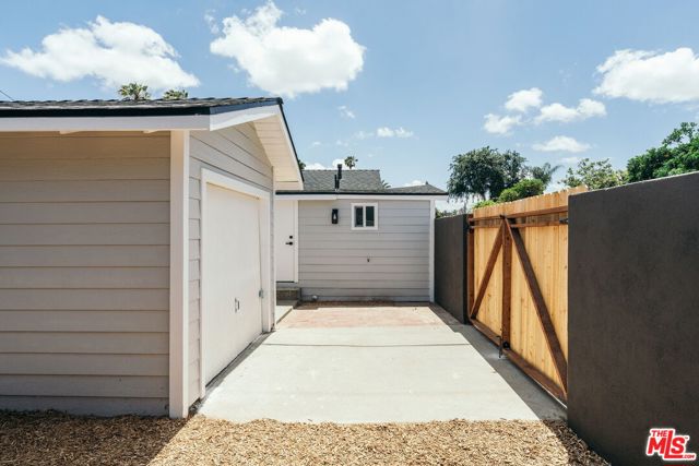 503 E Truslow Avenue, Fullerton CA: https://media.crmls.org/mediaz/67b68d57-914a-4a26-a844-76c9a28c2a4c.jpg