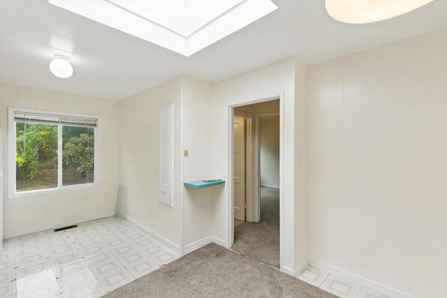 662 Colby Street, San Francisco CA: https://media.crmls.org/mediaz/67b6aa22-8518-4054-b66b-152ebf163677.jpg