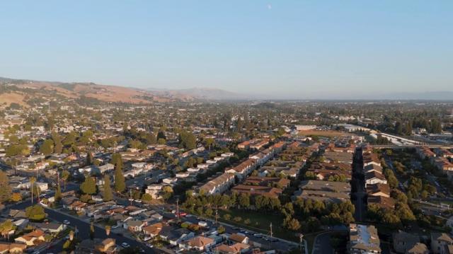 2006 Jubilee Drive, Hayward CA: https://media.crmls.org/mediaz/67b7054a-6d66-4638-b597-635b9142ea1e.jpg