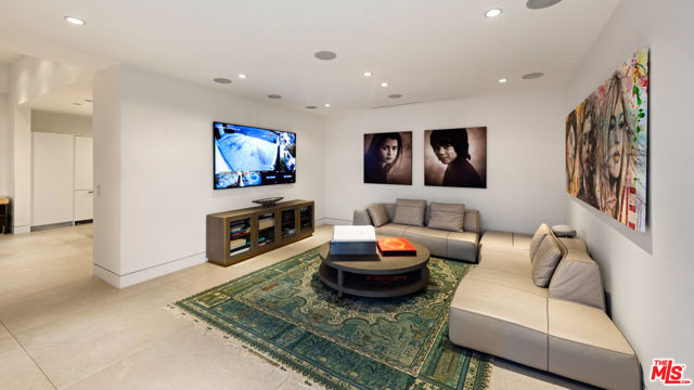 2630 EDEN Place, Beverly Hills CA: https://media.crmls.org/mediaz/67b7072d-cc1d-4205-b106-67ba2df0b6c1.jpg