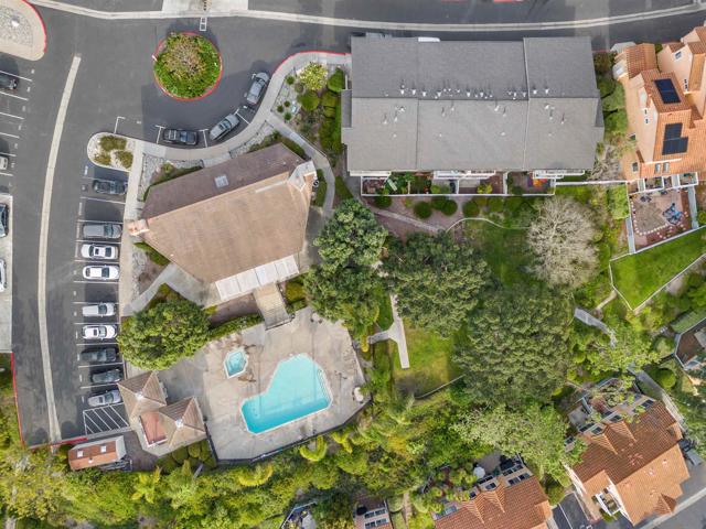 721 Buena Tierra Way, Oceanside CA: https://media.crmls.org/mediaz/67b73584-eb7e-4763-81dd-e0b3a6e41266.jpg