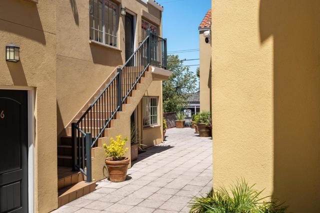1705 Palm Avenue, San Mateo CA: https://media.crmls.org/mediaz/67b770ba-5362-4538-a81b-9339817148a7.jpg