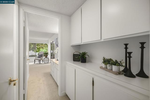 975 Terra California Dr, Walnut Creek CA: https://media.crmls.org/mediaz/67b78a03-33ad-4271-a554-b91a805a298c.jpg