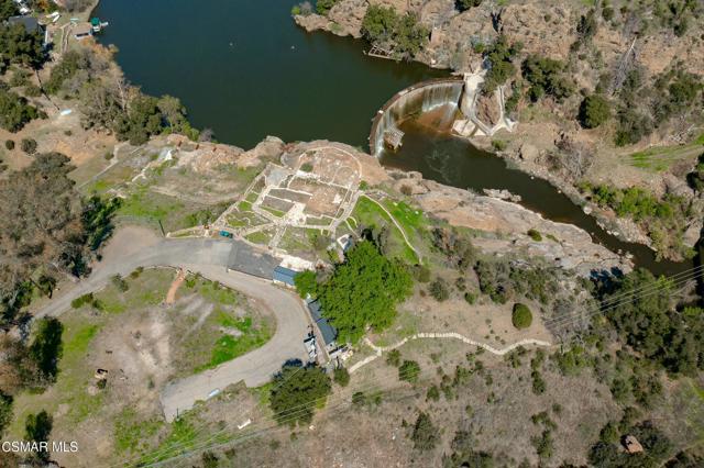 28801 Lakeshore Drive, Agoura Hills CA: https://media.crmls.org/mediaz/67b8277a-c7d6-4089-8e0d-67b13d933c8a.jpg
