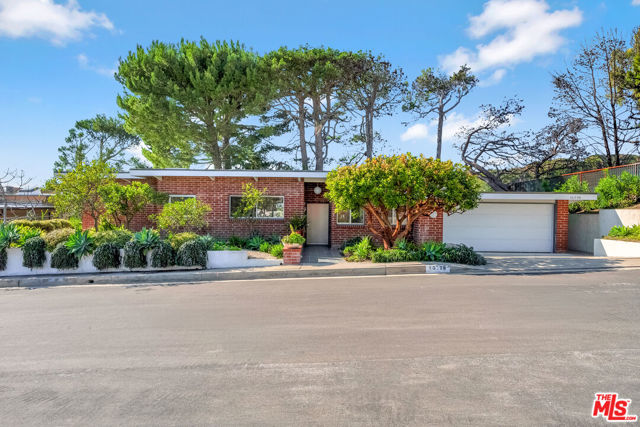 16798 Charmel Ln, Pacific Palisades, CA 90272