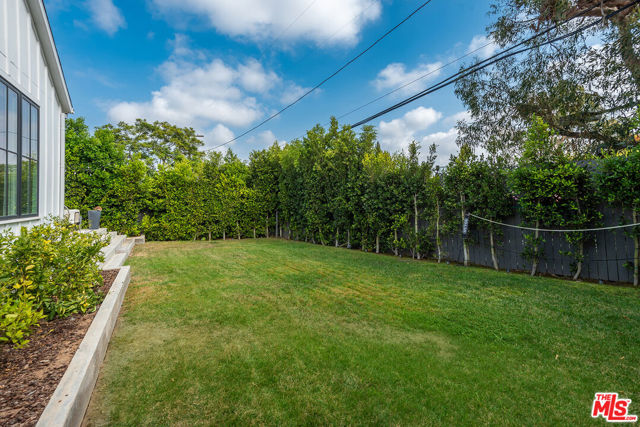 7614 Truxton Avenue, Los Angeles CA: https://media.crmls.org/mediaz/67b9bc08-5f61-44dc-a6bd-321f07b38d3c.jpg