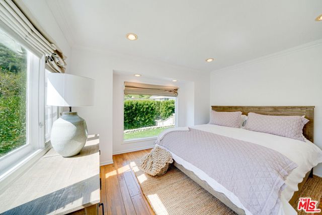 2628 MANDEVILLE CANYON Road, Los Angeles CA: https://media.crmls.org/mediaz/67baa235-5729-4357-b96a-e7d54a132f18.jpg